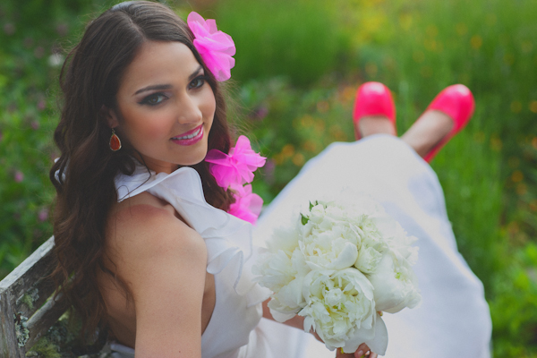 hot-pink-and-orange-neon-wedding-ideas