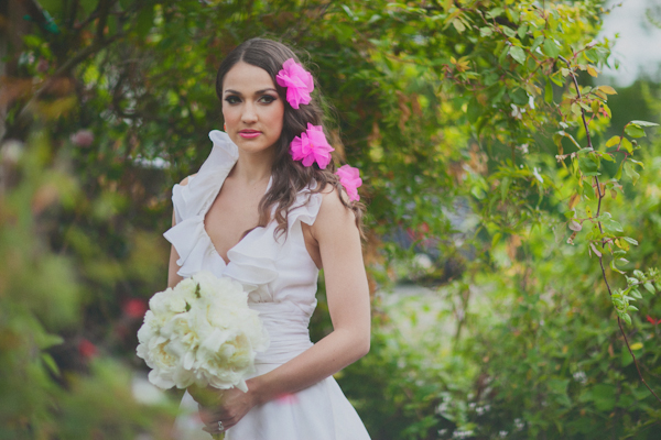 hot-pink-and-orange-neon-wedding-ideas