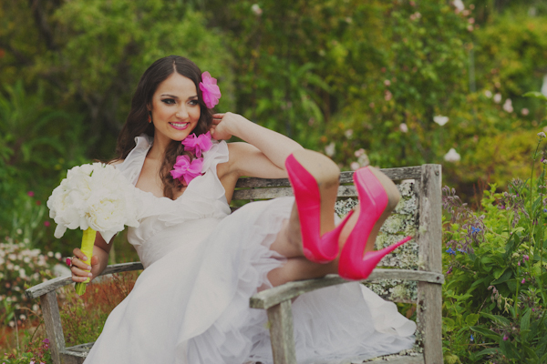 hot-pink-and-orange-neon-wedding-ideas