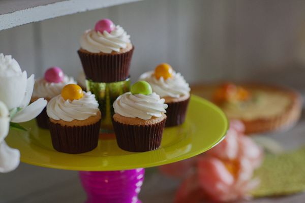 hot-pink-and-orange-neon-wedding-ideas