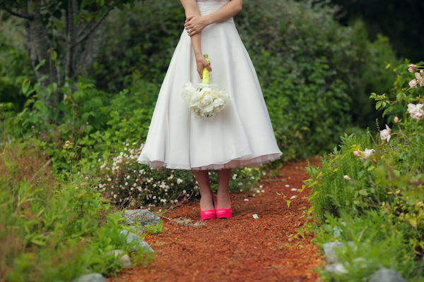 hot-pink-and-orange-neon-wedding-ideas