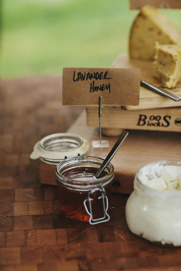 michigan-rustic-barnyard-wedding
