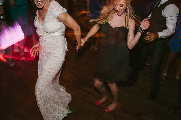 michigan-rustic-barnyard-wedding