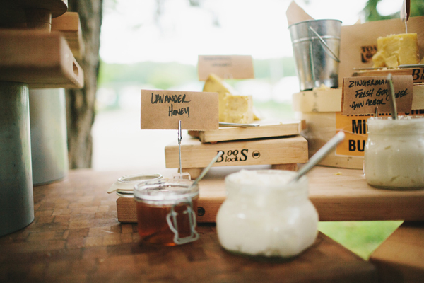 michigan-rustic-barnyard-wedding