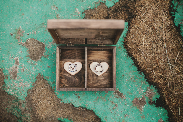 michigan-rustic-barnyard-wedding