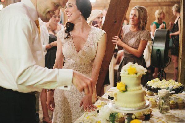 michigan-rustic-barnyard-wedding