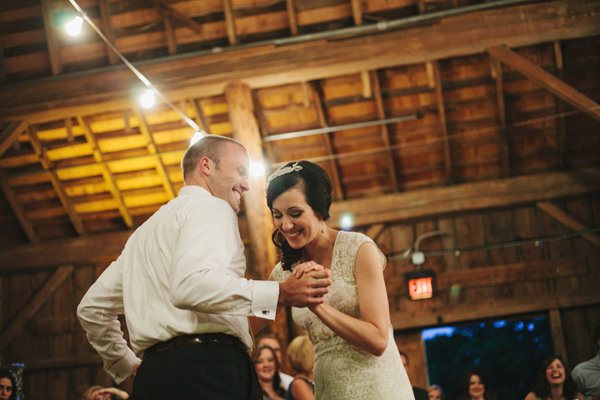 michigan-rustic-barnyard-wedding