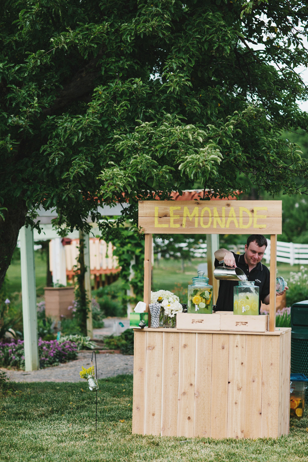 michigan-rustic-barnyard-wedding