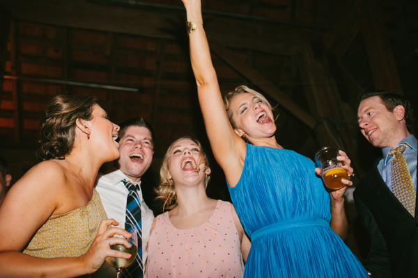 michigan-rustic-barnyard-wedding
