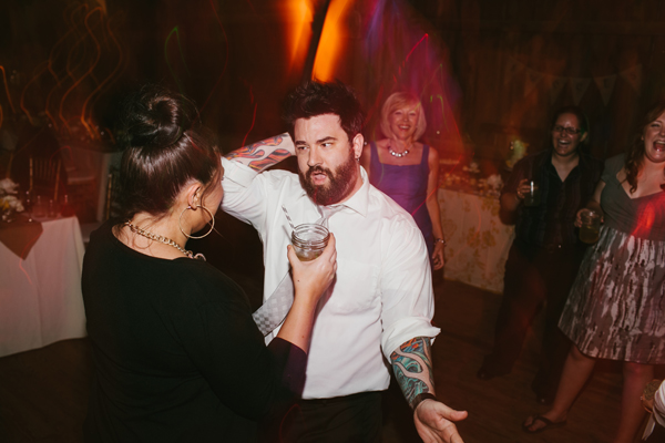 michigan-rustic-barnyard-wedding