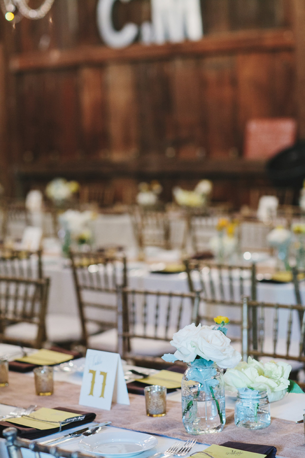 michigan-rustic-barnyard-wedding
