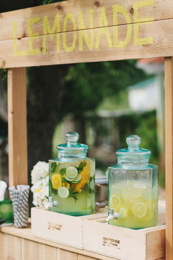michigan-rustic-barnyard-wedding