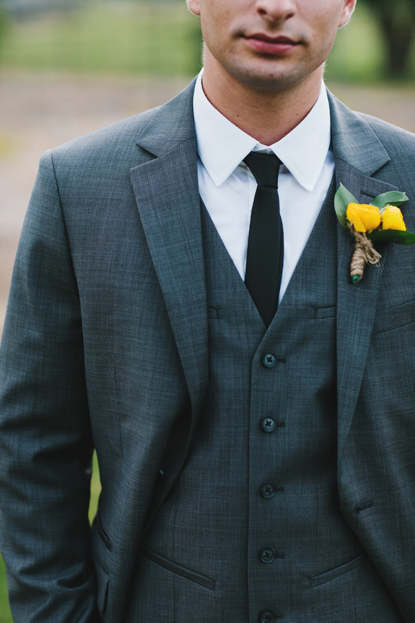 michigan-rustic-barnyard-wedding