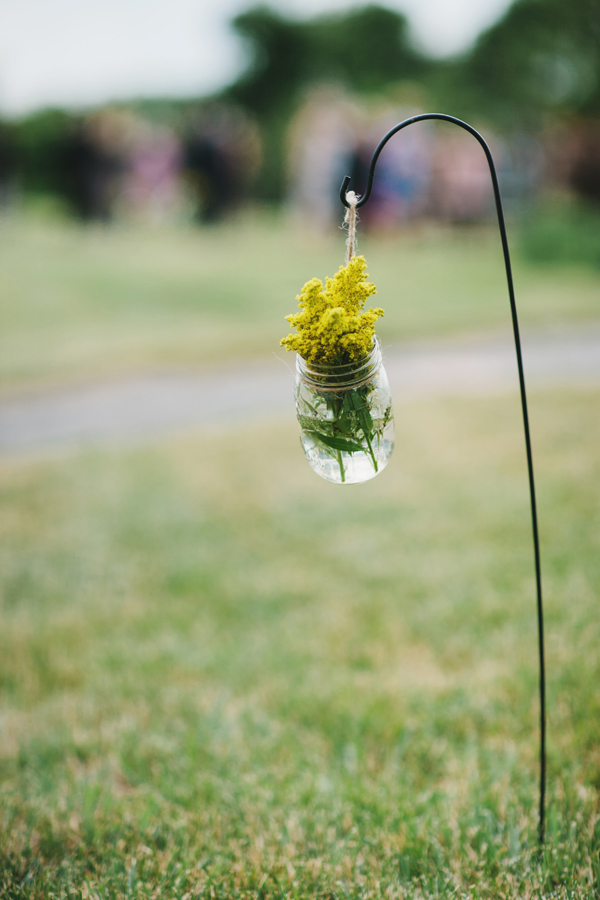michigan-rustic-barnyard-wedding