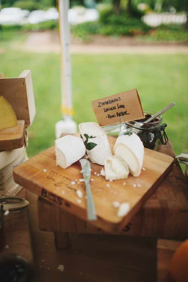 michigan-rustic-barnyard-wedding