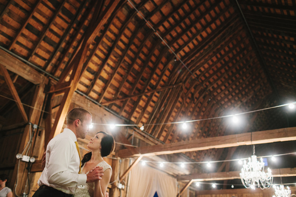 michigan-rustic-barnyard-wedding