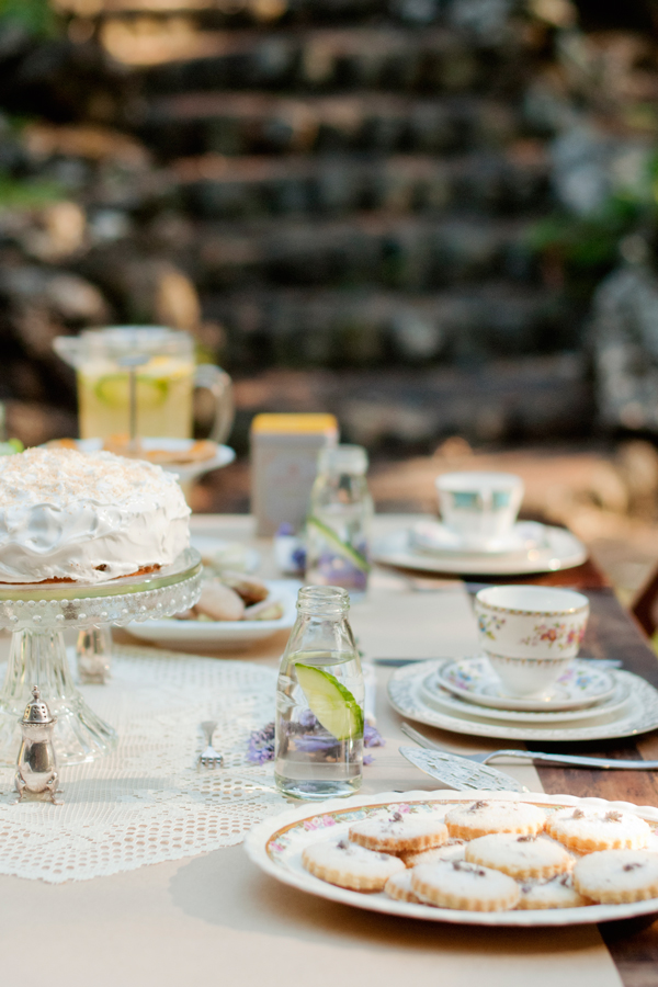 outdoor-vintage-tea-party-ideas