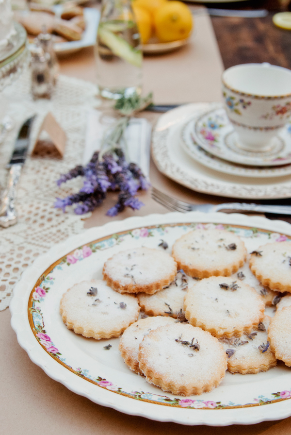outdoor-vintage-tea-party-ideas