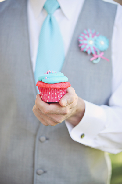 pink-and-blue-carnival-inspired-wedding