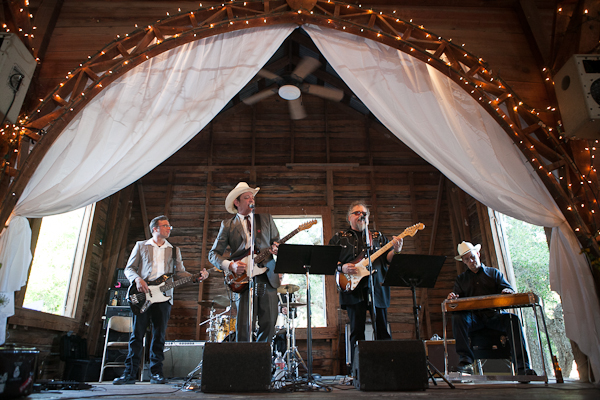 traditional-texas-dance-hall-wedding