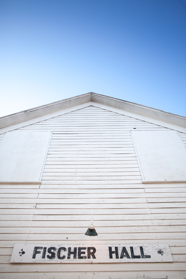 traditional-texas-dance-hall-wedding