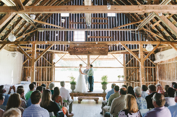an-enchanted-barn-wedding-in