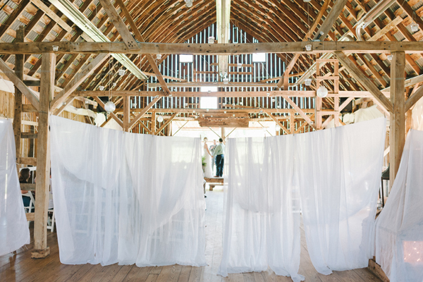 an-enchanted-barn-wedding-in