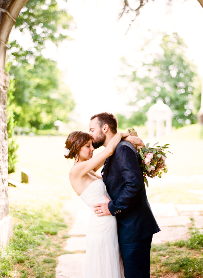 beautiful-backyard-wedding-for-less