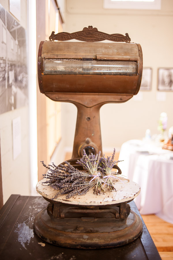diy-purple-wedding-inspiration