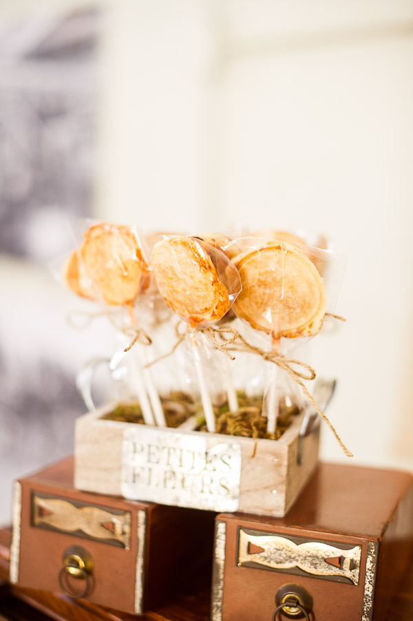 diy-purple-wedding-inspiration