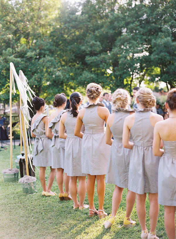 gray-and-yellow-garden-wedding