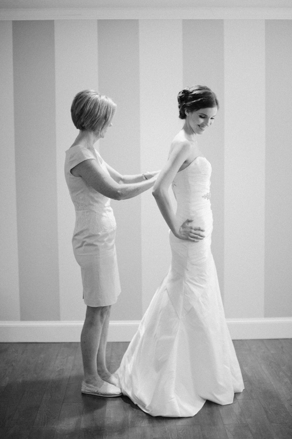 gray-and-yellow-garden-wedding