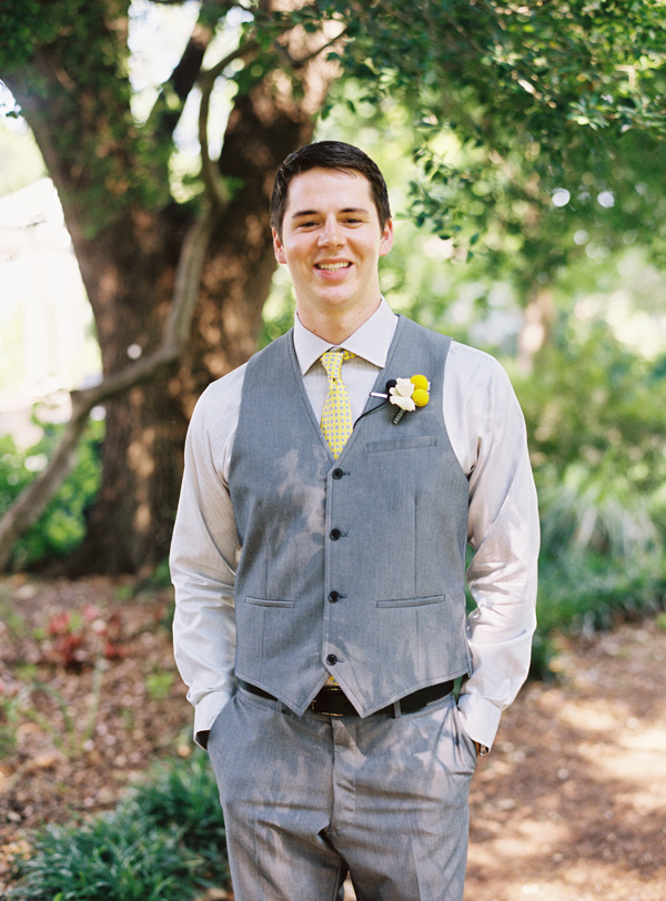 gray-and-yellow-garden-wedding