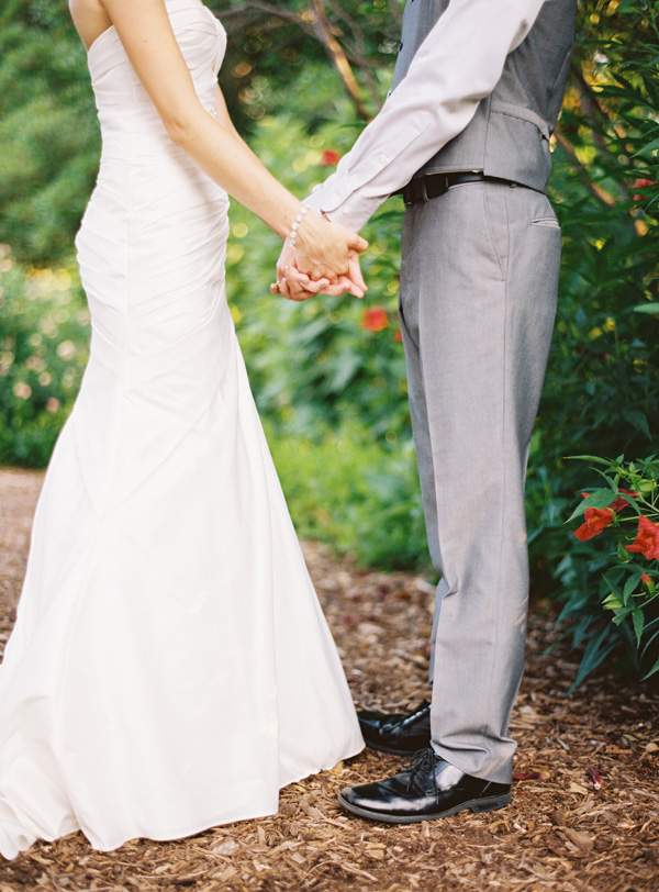 gray-and-yellow-garden-wedding