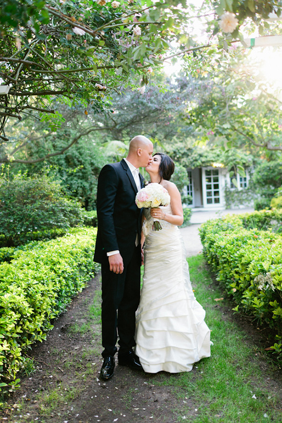 pink-and-gray-garden-wedding