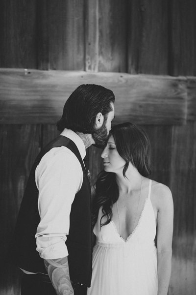 woodsy-boho-chic-backyard-wedding