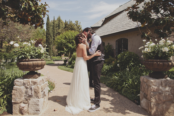 woodsy-boho-chic-backyard-wedding