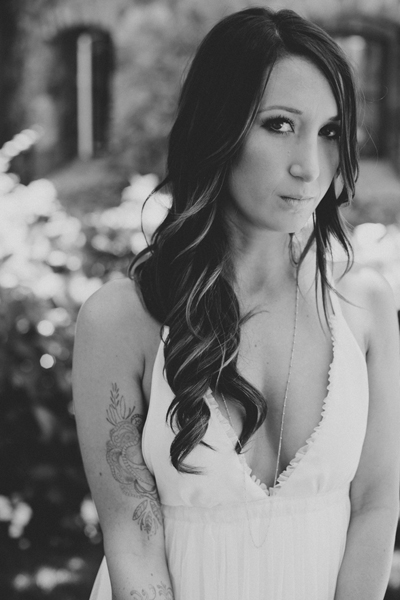 woodsy-boho-chic-backyard-wedding