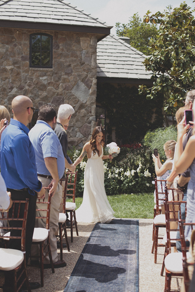 woodsy-boho-chic-backyard-wedding
