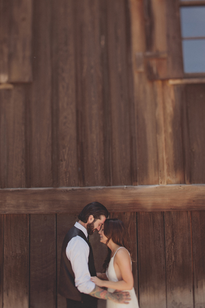 woodsy-boho-chic-backyard-wedding
