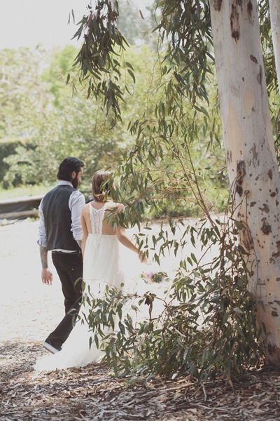 woodsy-boho-chic-backyard-wedding