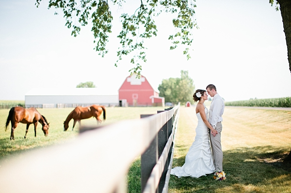 diy-rustic-wagon-wheel-wedding