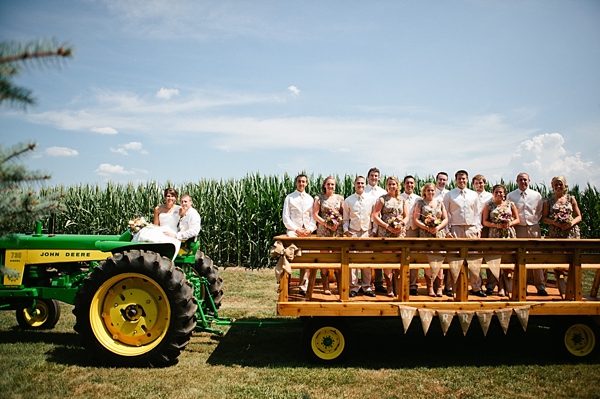 diy-rustic-wagon-wheel-wedding