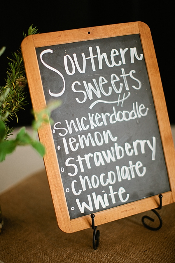 diy-rustic-wagon-wheel-wedding