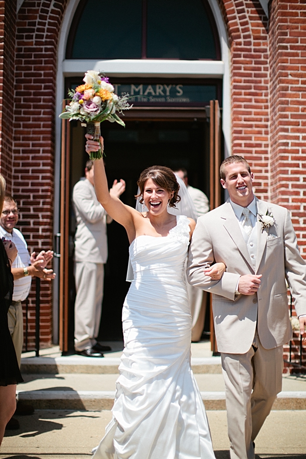 diy-rustic-wagon-wheel-wedding
