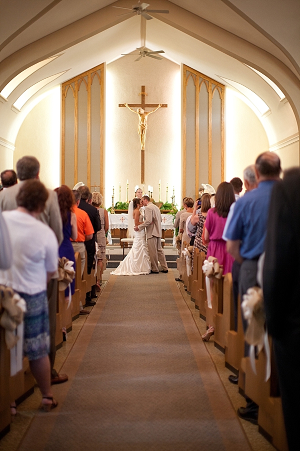 diy-rustic-wagon-wheel-wedding