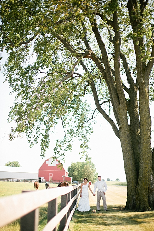 diy-rustic-wagon-wheel-wedding