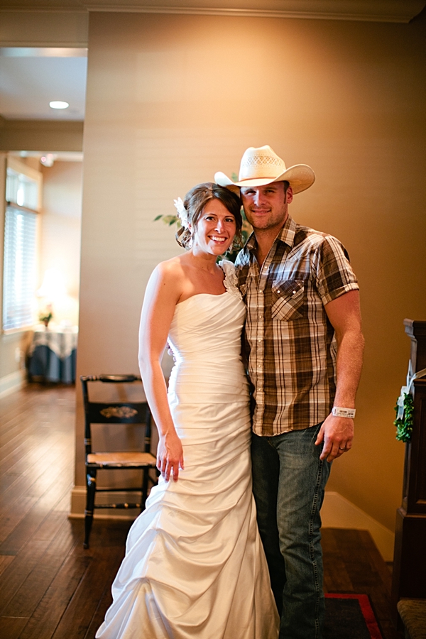 diy-rustic-wagon-wheel-wedding