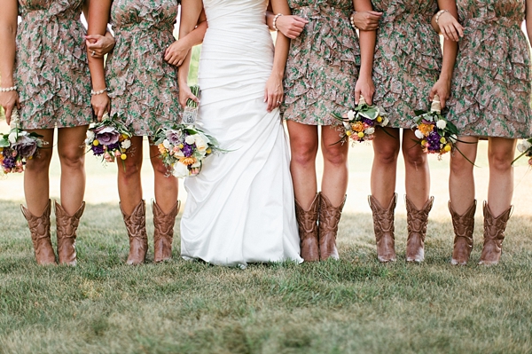 diy-rustic-wagon-wheel-wedding