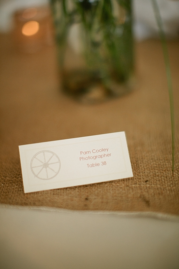 diy-rustic-wagon-wheel-wedding